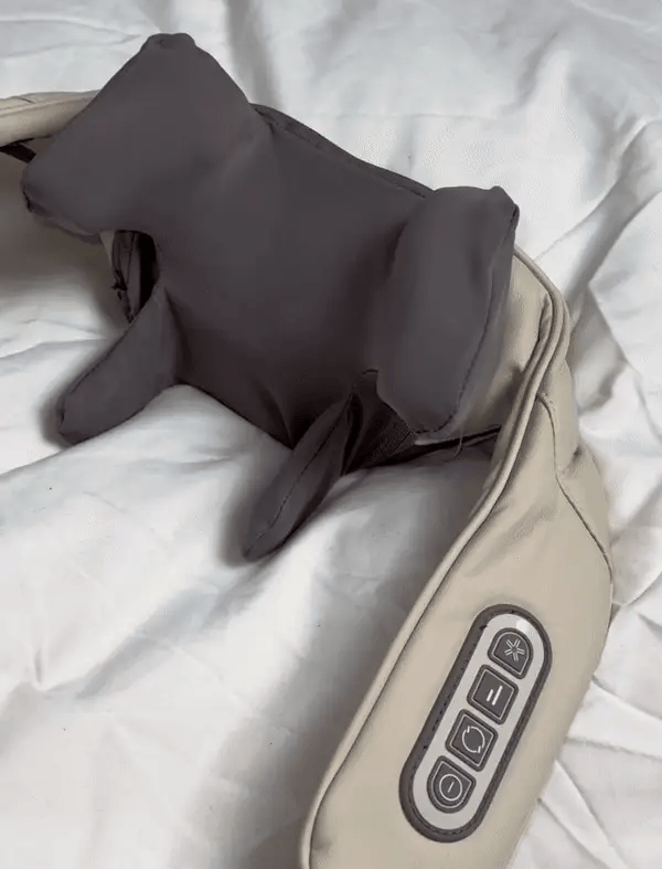 Auraé™ Kneading Massager (Shoulder and Neck) – مدلك عجن للكتف والرقبة